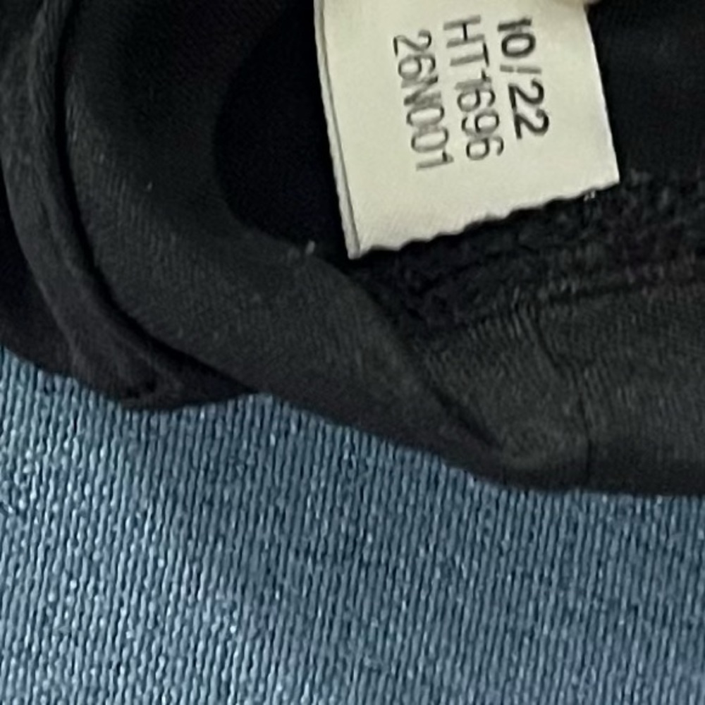 Reebok Men's Black Long Sleeve Shirt - Picture 7 of 9